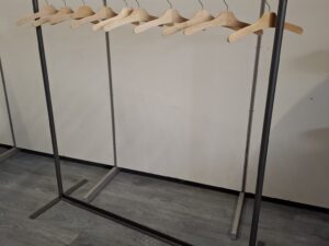 Portant à vêtements professionnel – Gris – H138xL139 cm