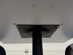 Table carré L 80 x l 80 x H 75 cm