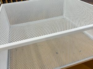 Table de présentation bois et métal bois et blanc – L100 x l100 x H98 cm