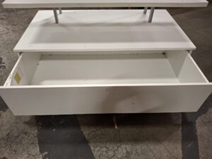 Meuble de présentation mural ou central bois et métal blanc avec caisson sur roulettes – L130 x P70 x H124,5 cm