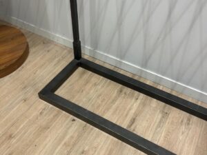Portant à jeans métallique noir – L114 cm
