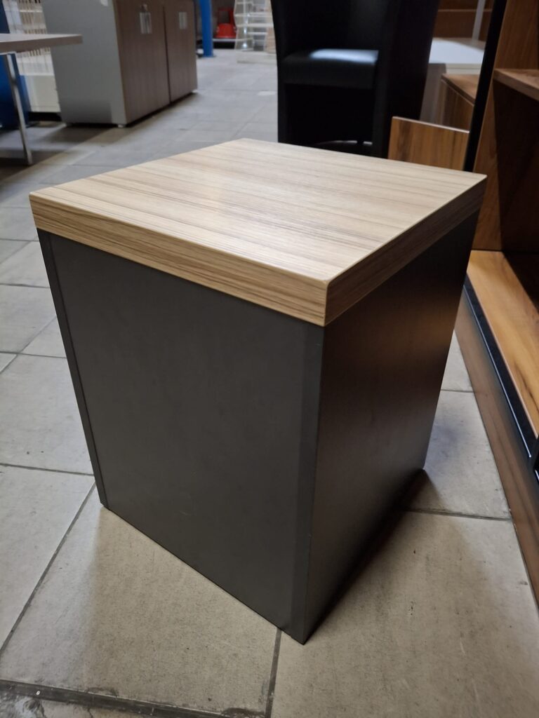 Meuble bas / Tabouret - Noir & Bois - H45xL35cm