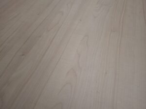 Table haute en bois clair style intemporel – Bois & Blanc – H90,5xL180cm