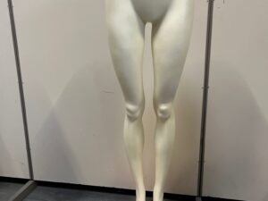 Jambe mannequin femme sur socle H120 cm