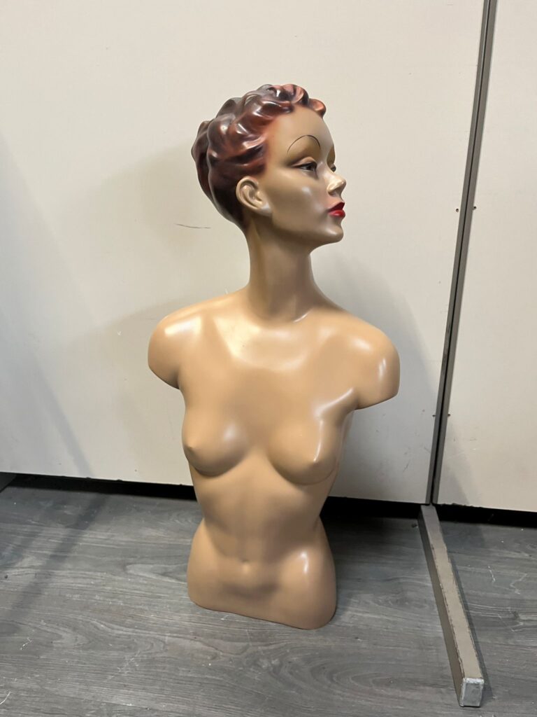 Buste mannequin femme vintage - Présentation vitrine et prêt-à-porter - H 83 cm