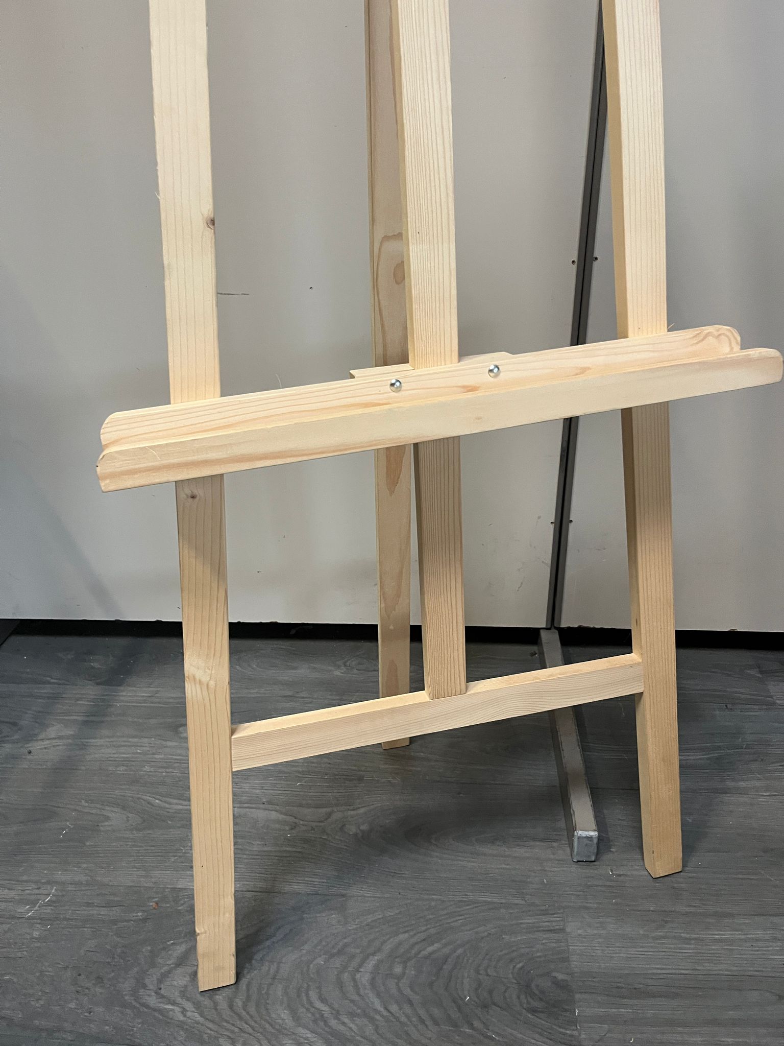 Chevalet de présentation en bois clair - H157xL58cm