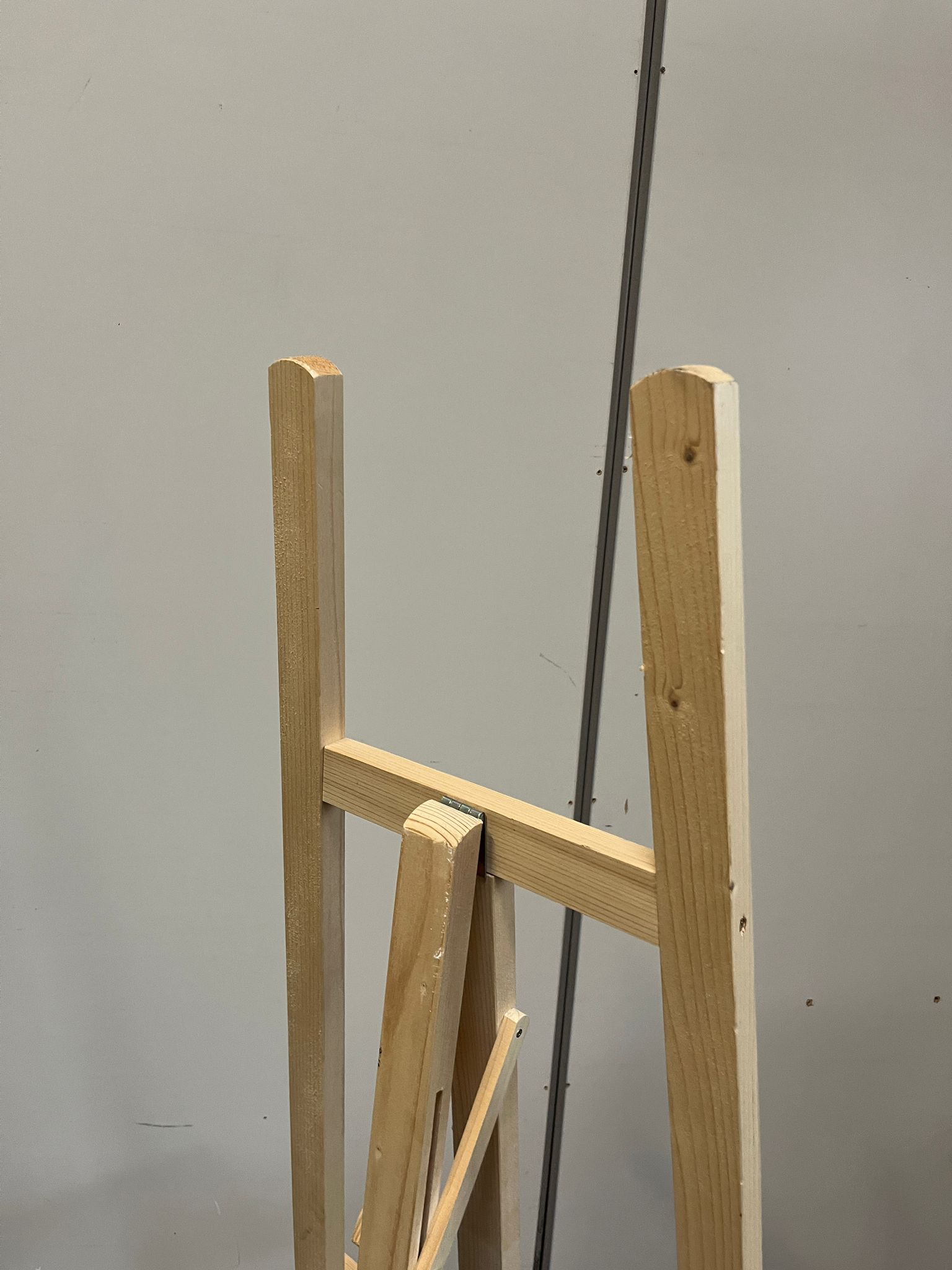 Chevalet de présentation en bois clair - H157xL58cm