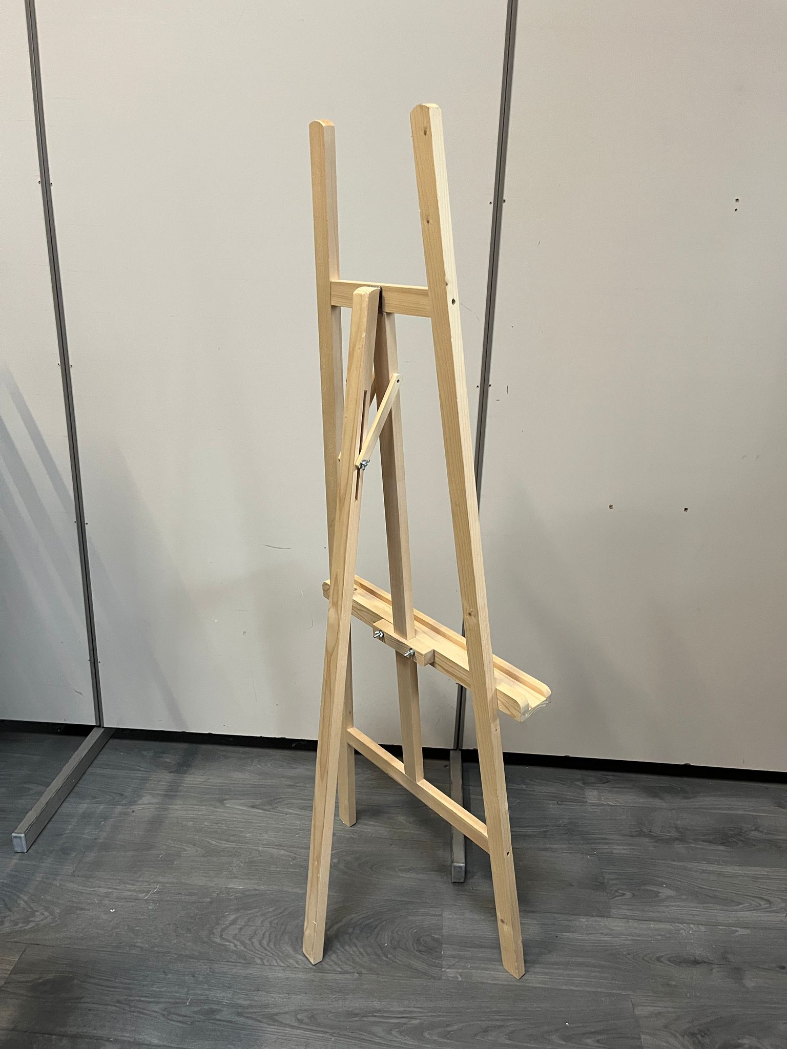 Chevalet de présentation en bois clair - H157xL58cm