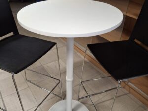 Ensemble mange-debout avec tabouret blanc