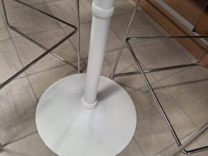Ensemble mange-debout avec tabouret blanc