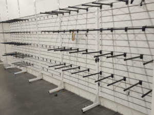 Lot de 10 panneaux rainurés auto-portés – H 2 m x L11,70 m