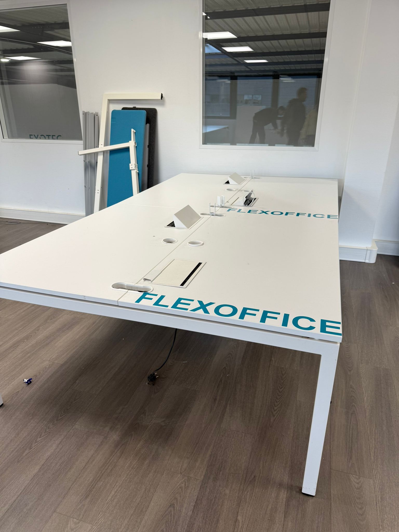 Bureau bench 4 postes blanc – Bureau open space professionnel