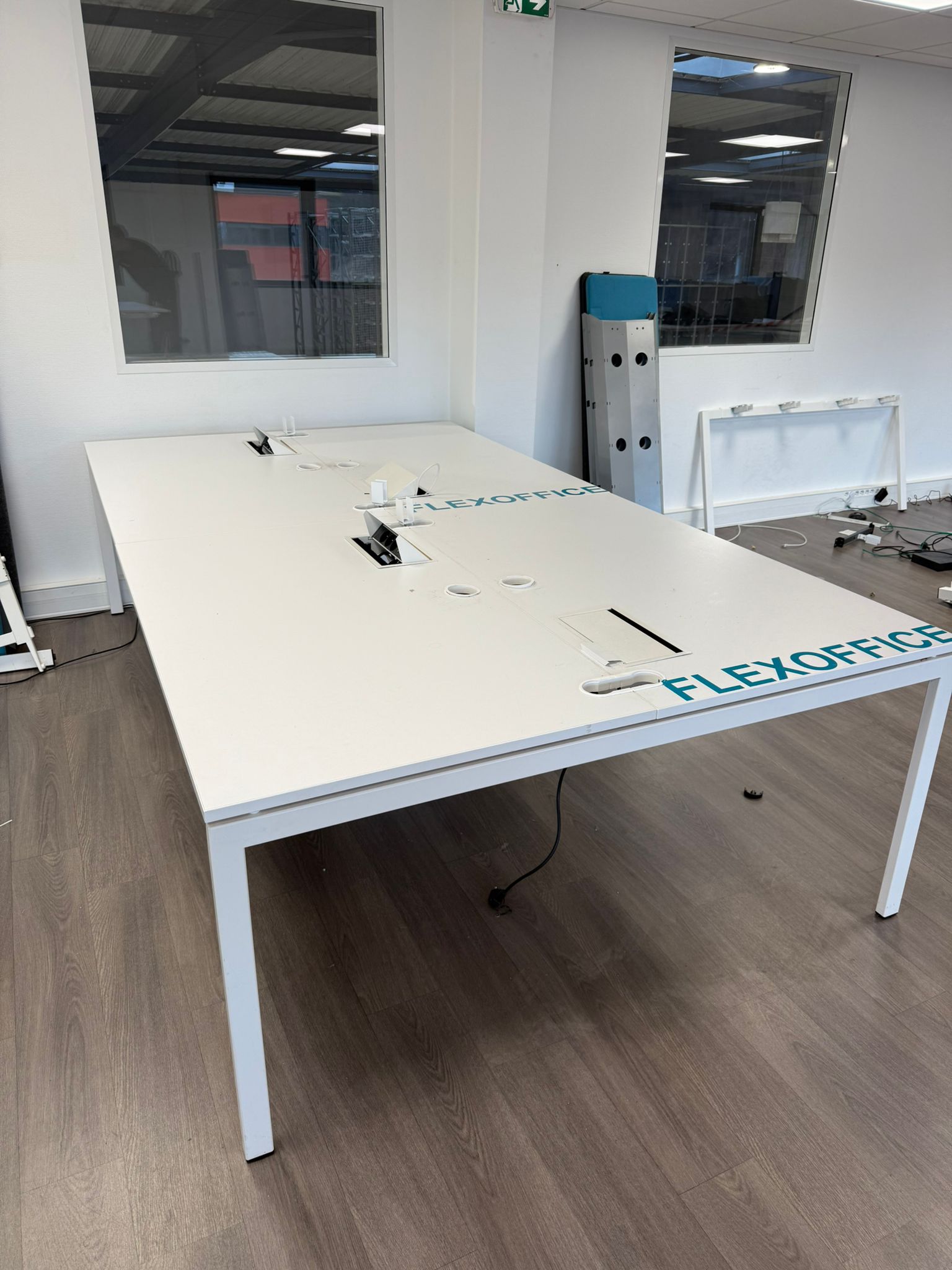 Bureau bench 4 postes blanc – Bureau open space professionnel
