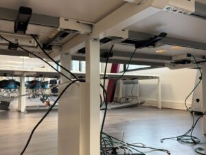 Bureau bench 4 postes blanc – Bureau open space professionnel