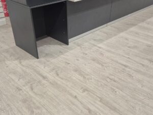STM – Parquet stratifié 19 x 120 cm