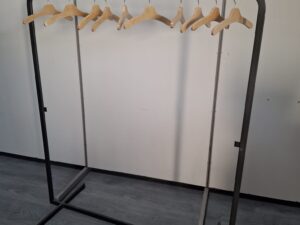 Portant à vêtements professionnel – Robuste – H142xL126cm