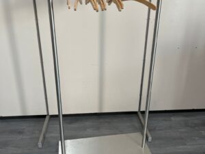 Portant à vêtements professionnel – Robuste – H140xL73cm