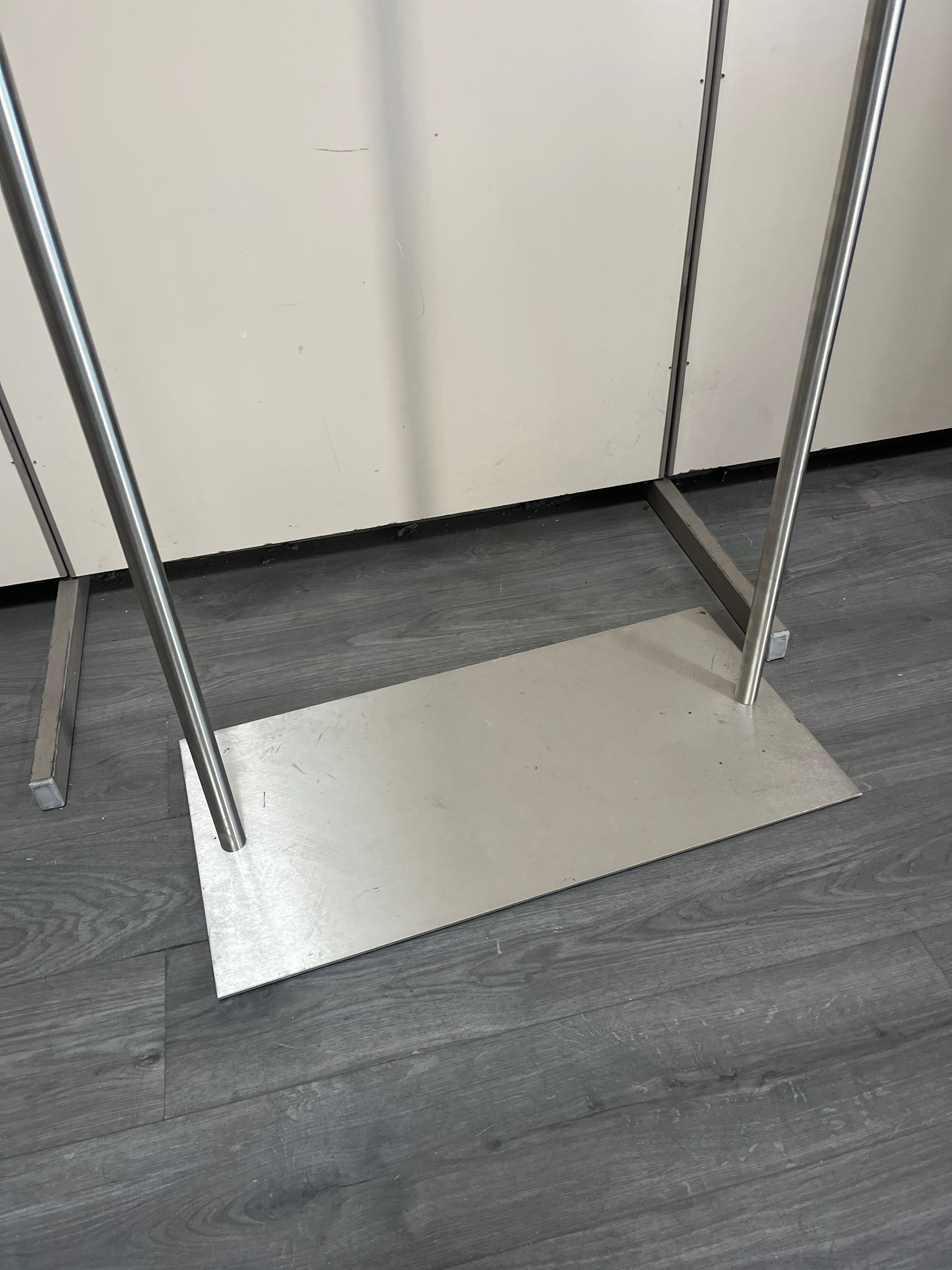 Portant à vêtements professionnel - Robuste - H140xL73cm