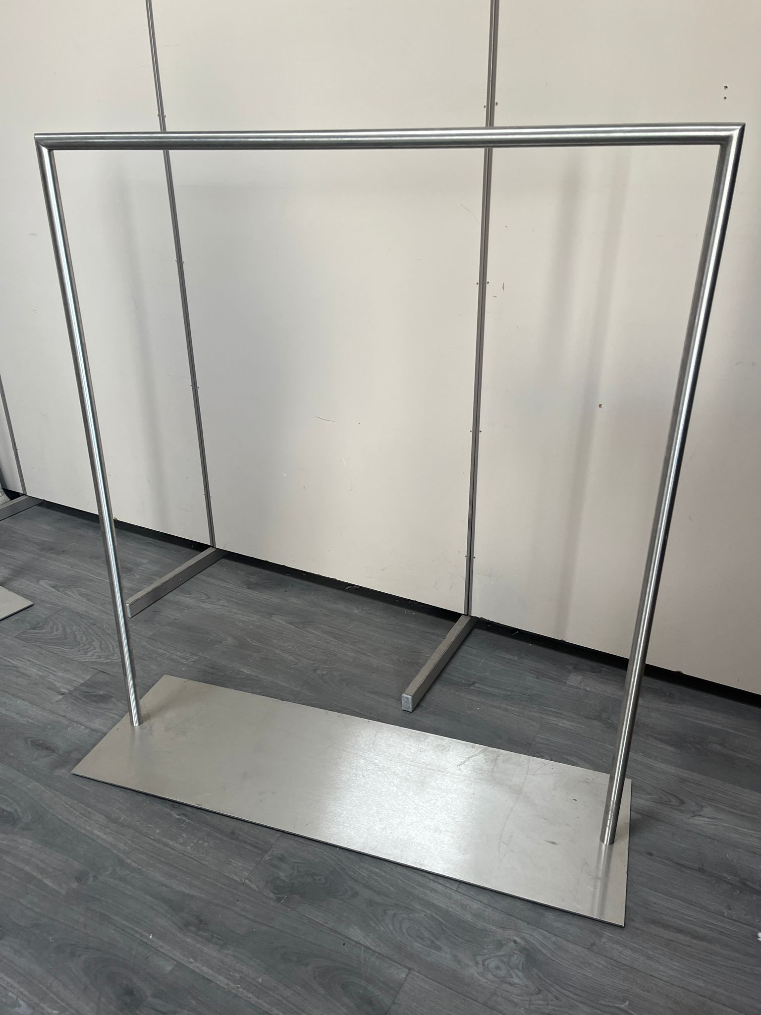 Portant à vêtements professionnel - Robuste - H140xL121cm