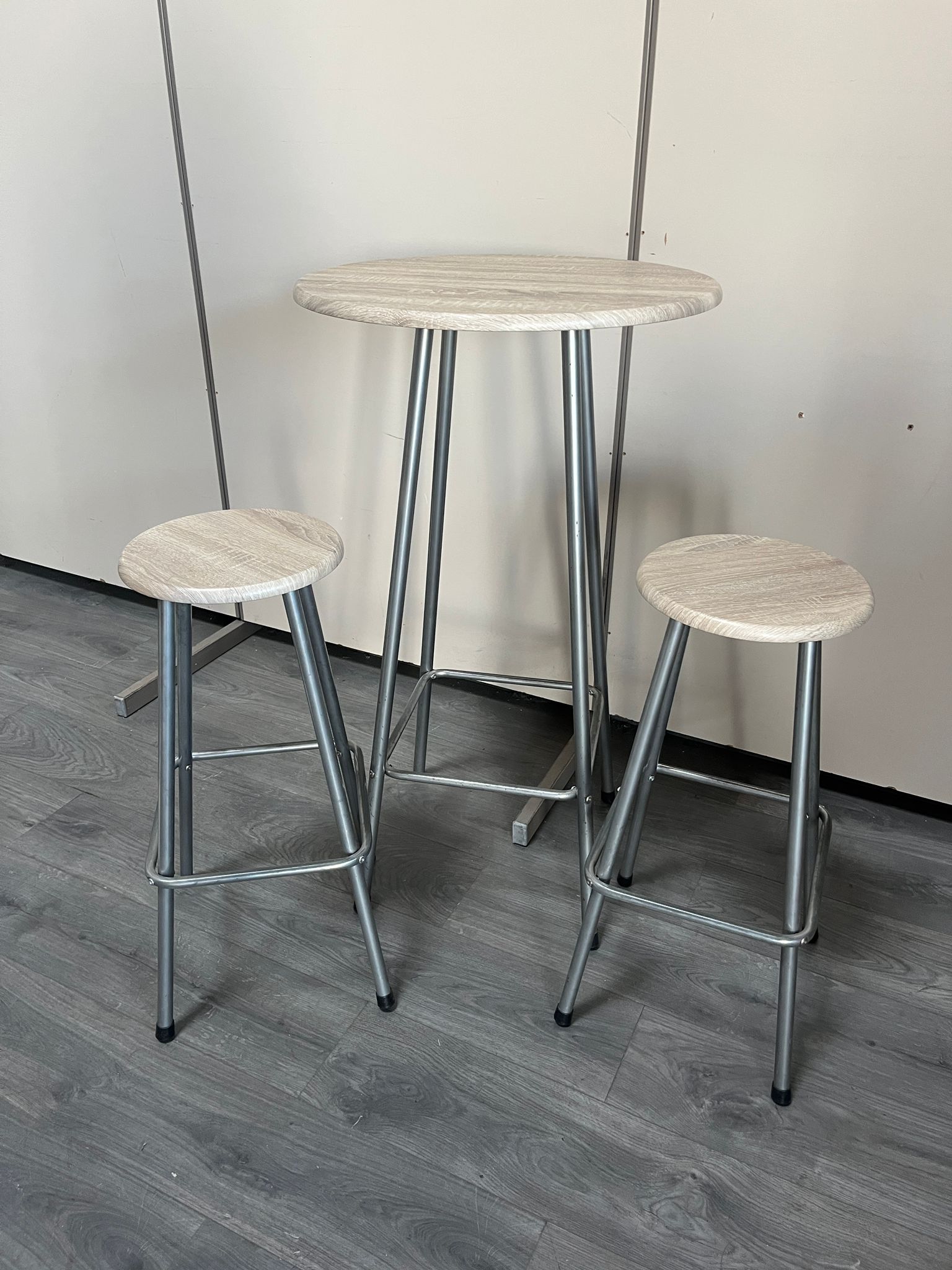 Table mange-debout avec tabourets – pratique et légère - H105cm