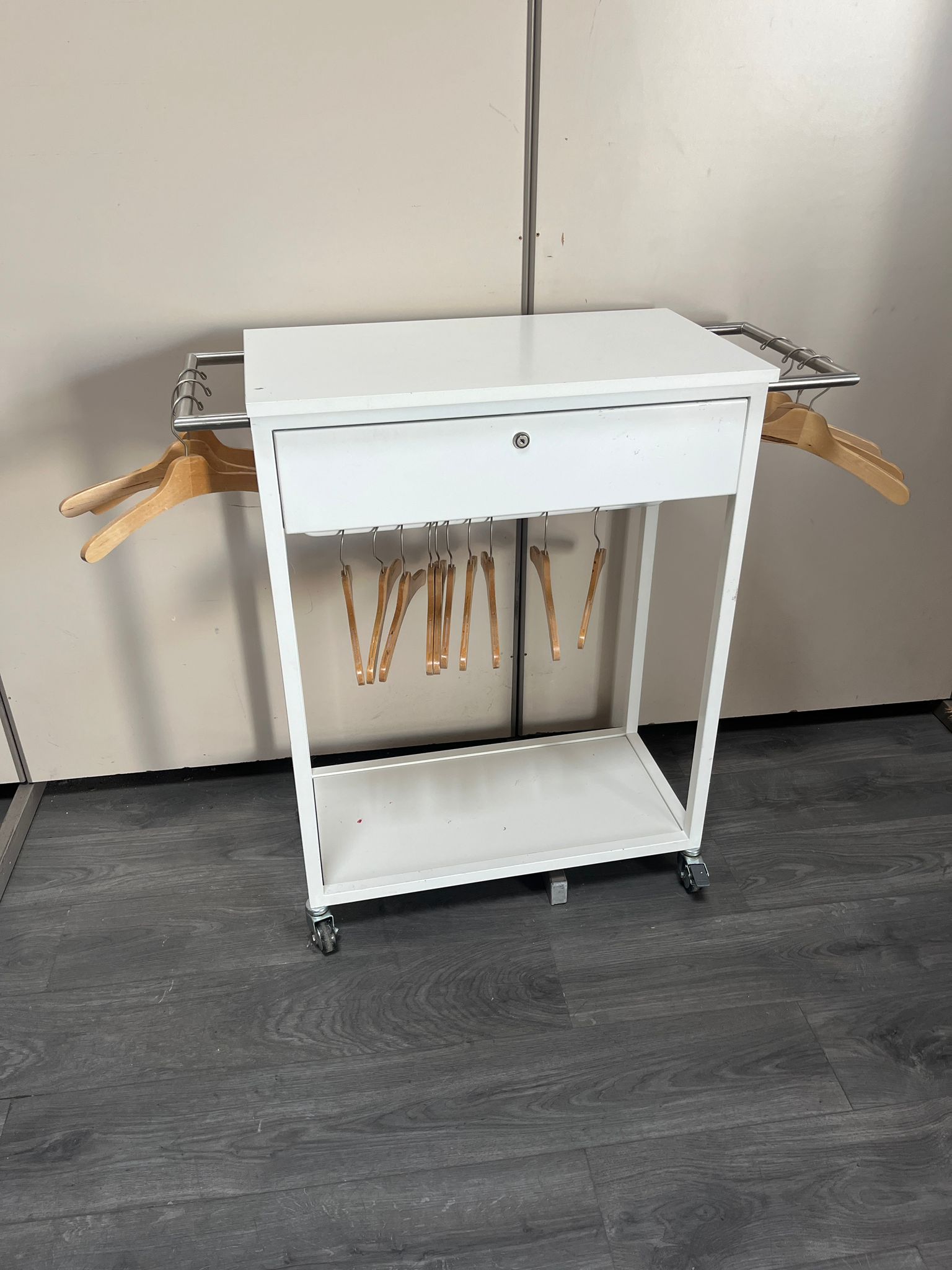Table de travail / Desserte sur roulettes avec tiroir - Compact et fonctionnel - H95xL70cm