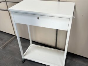 Table de travail / Desserte sur roulettes avec tiroir – Compact et fonctionnel – H95xL70cm