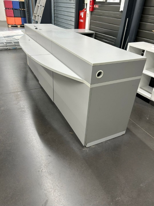 Comptoir d'accueil de magasin avec PMR d'occasion - H98xL340cm