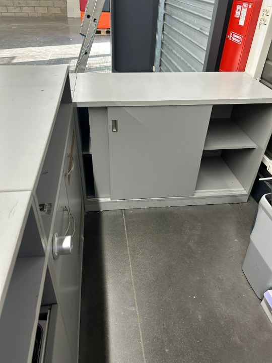 Comptoir d'accueil de magasin avec PMR d'occasion - H98xL340cm