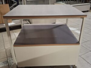 Table de présentation avec caisson tiroirs – H85xL100cm