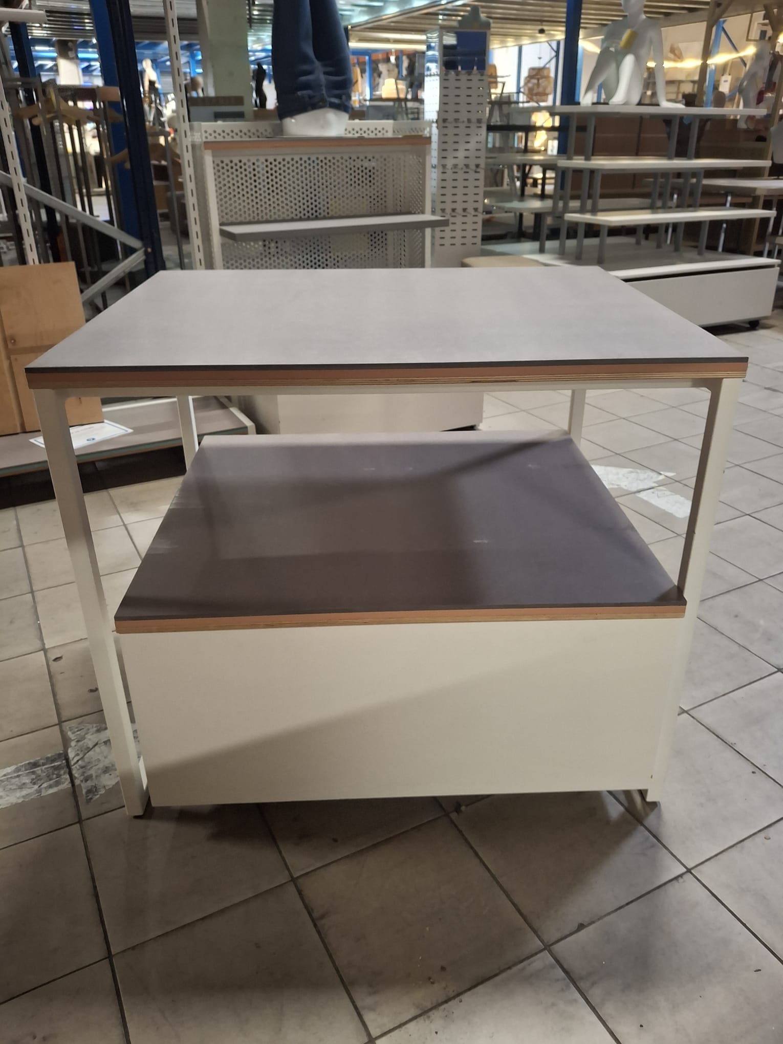 Table de présentation avec caisson tiroirs - H85xL100cm