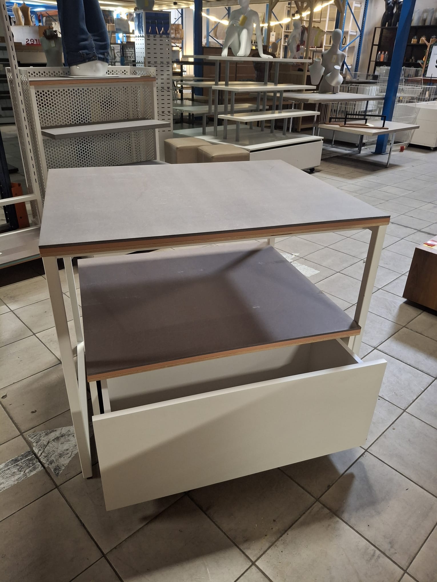 Table de présentation avec caisson tiroirs - H85xL100cm