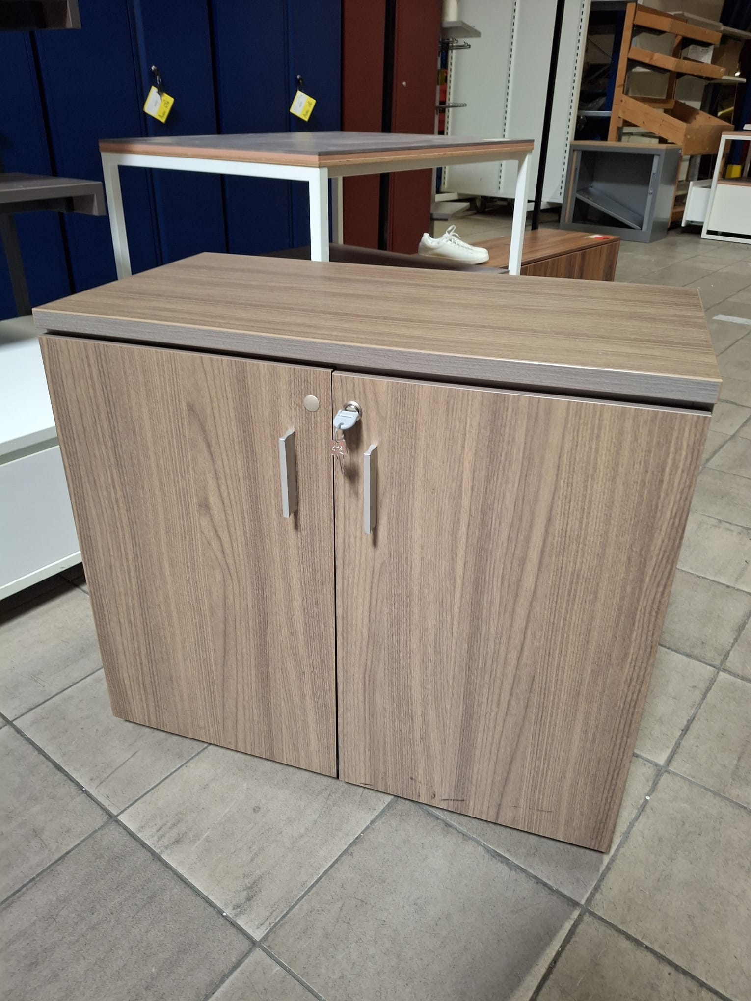 Armoire basse de bureau - Métal gris et plateau bois avec clé - H74xL80cm