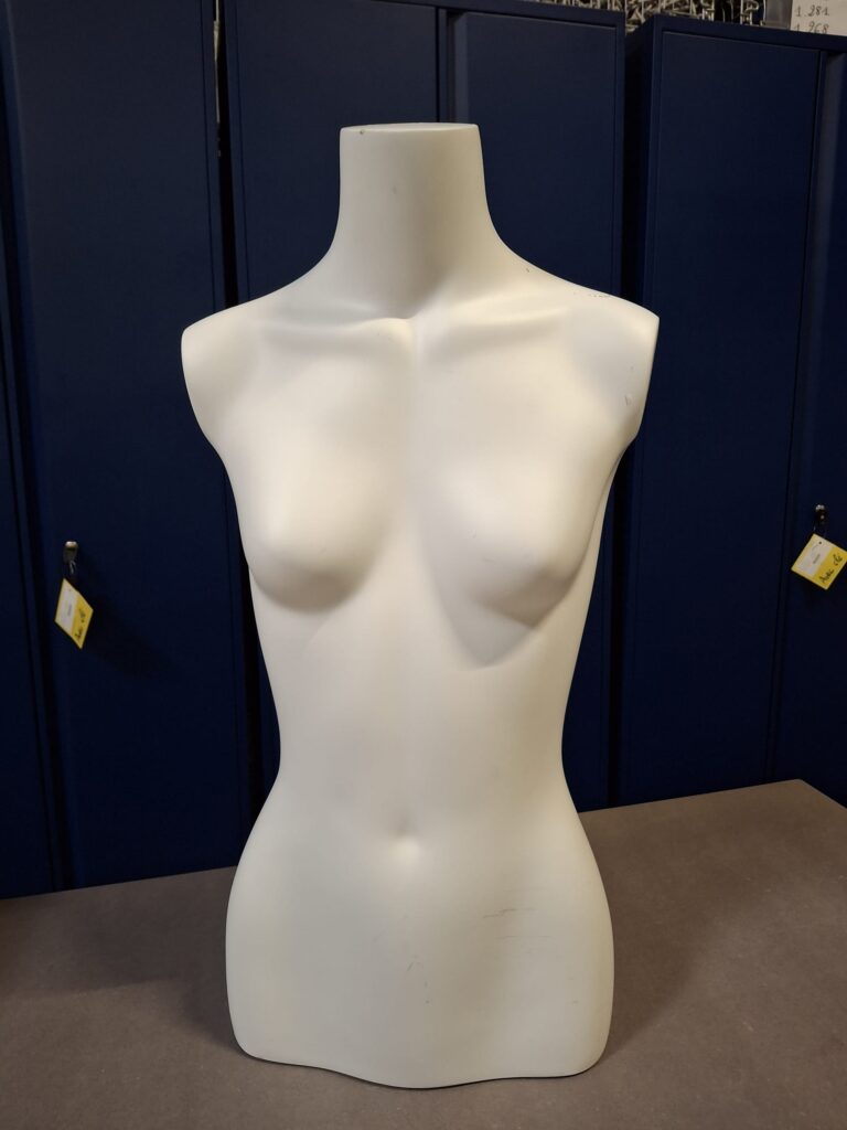 Buste femme – Fibre de verre blanc mat – H69 cm