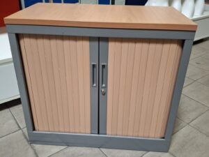 Armoire basse de bureau – Métal gris et plateau bois – H72xL80cm