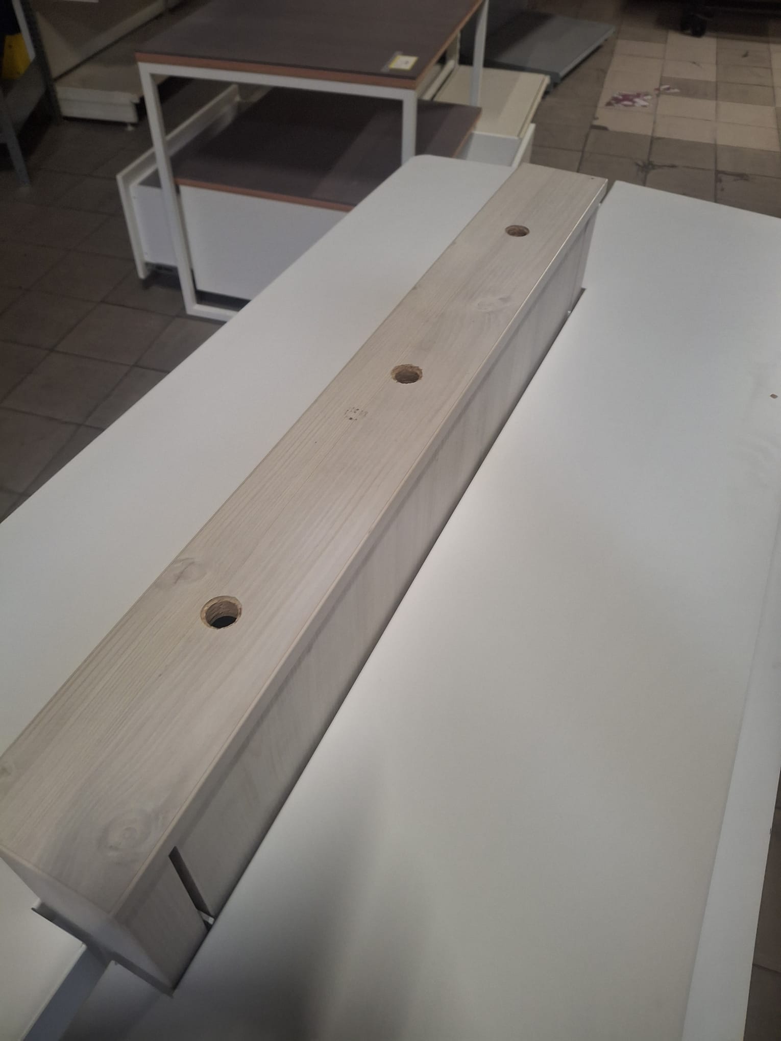 Gondole centrale de magasin - 3 niveaux sur roulettes - H116xL152xP87cm