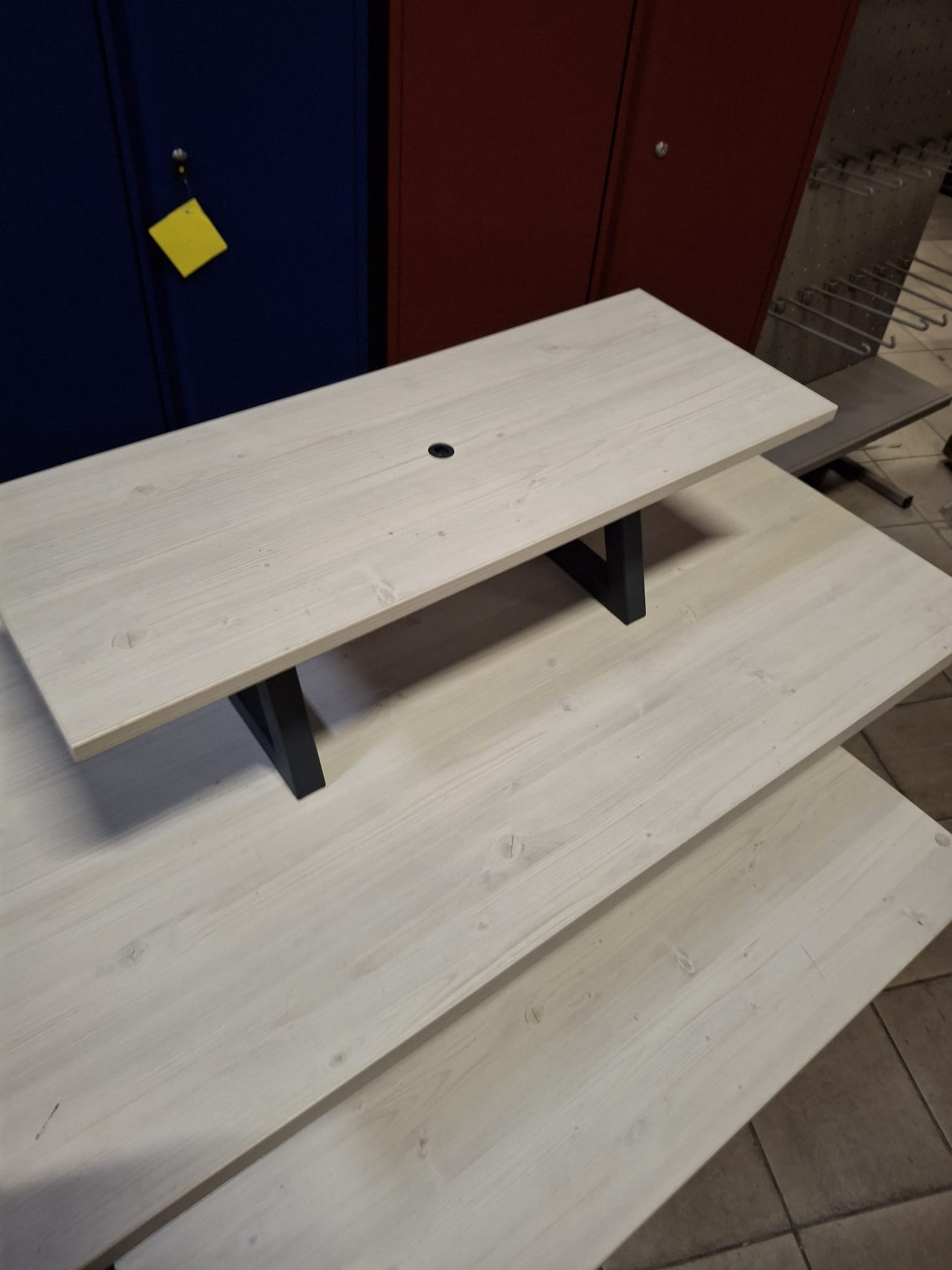 Table de présentation 3 niveaux - Bois et Métal - H113xL120cm