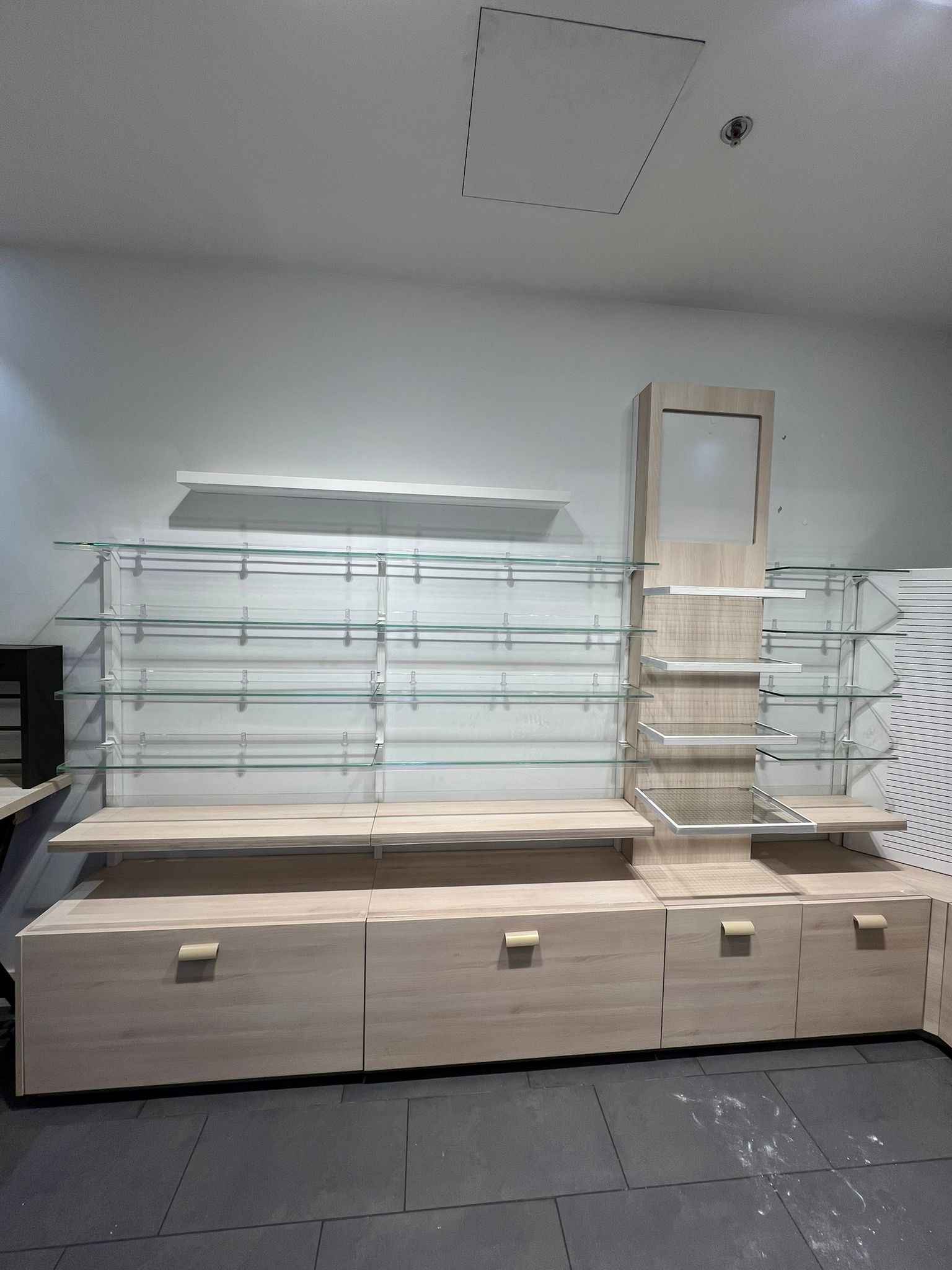 Lot de 4 éléments muraux avec colonne bois – L302 cm