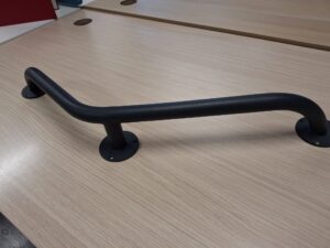 Barre d’appui métallique gris anthracite – L76 cm