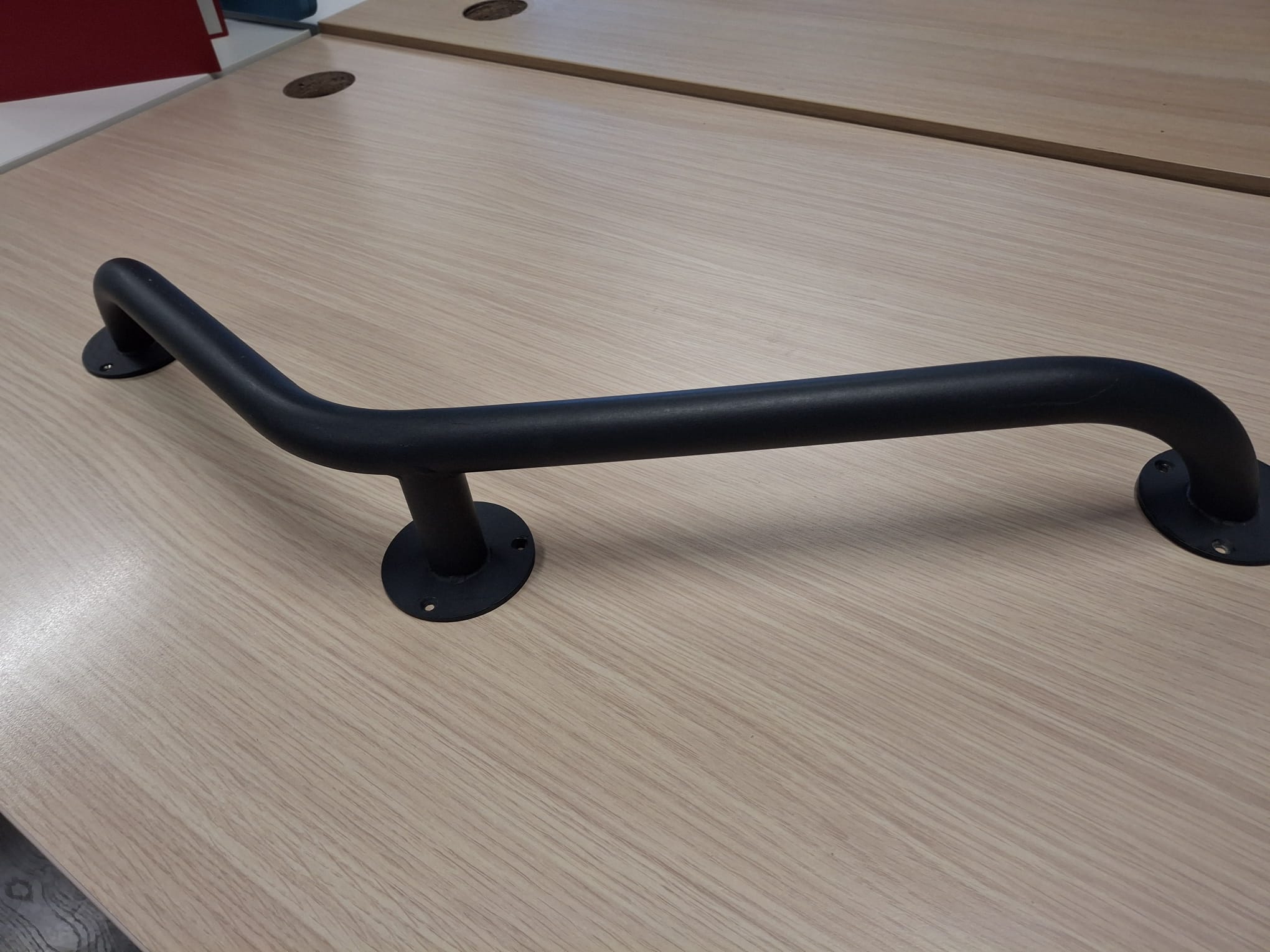 Barre d’appui métallique gris anthracite – L76 cm