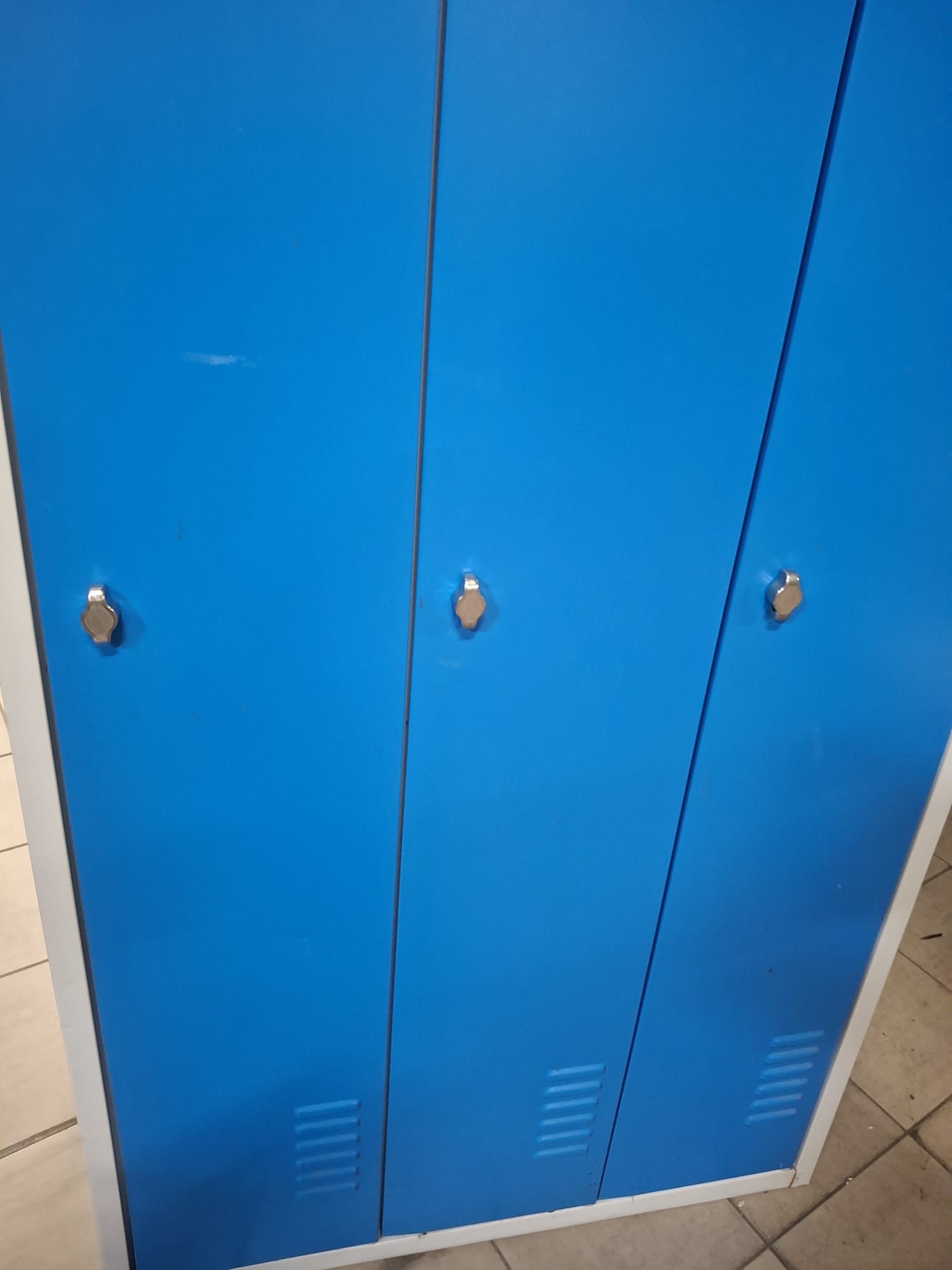 Bloc vestiaire métallique 3 portes – Gris bleu – H180 x L90 x P49 cm