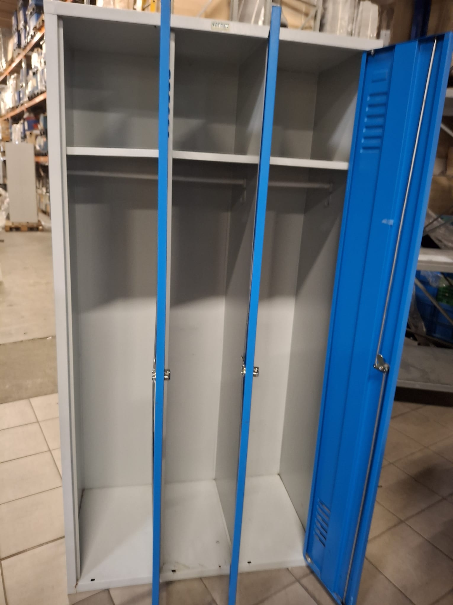 Bloc vestiaire métallique 3 portes – Gris bleu – H180 x L90 x P49 cm