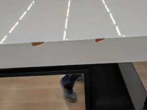 Table de présentation 3 niveaux avec miroirs – 130 x 210 x H111 cm