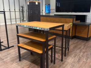 Lot de 3 tables présentation bois et métal – style industriel modulable