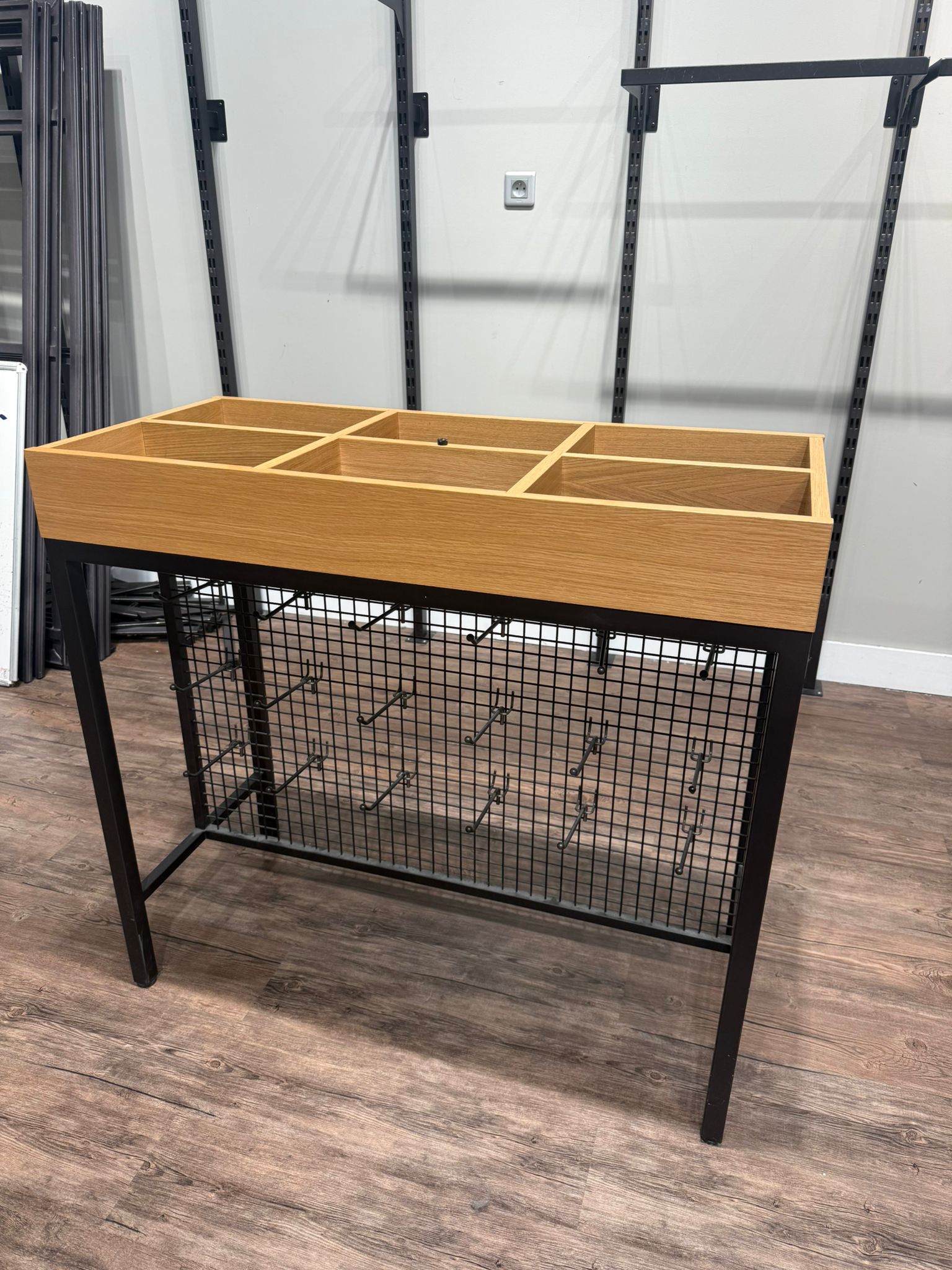 Bac soldeur avec grille et broches - Métal noir - 100 x 45 x H 93 cm