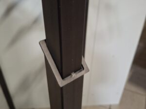 Portant 4 bras métallique noir – Hauteur réglable – H 115 à 175 cm