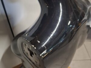 Mannequin buste femme fibre de verre noir brillant – H 75 cm