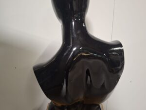 Mannequin buste femme fibre de verre noir brillant – H 72 cm