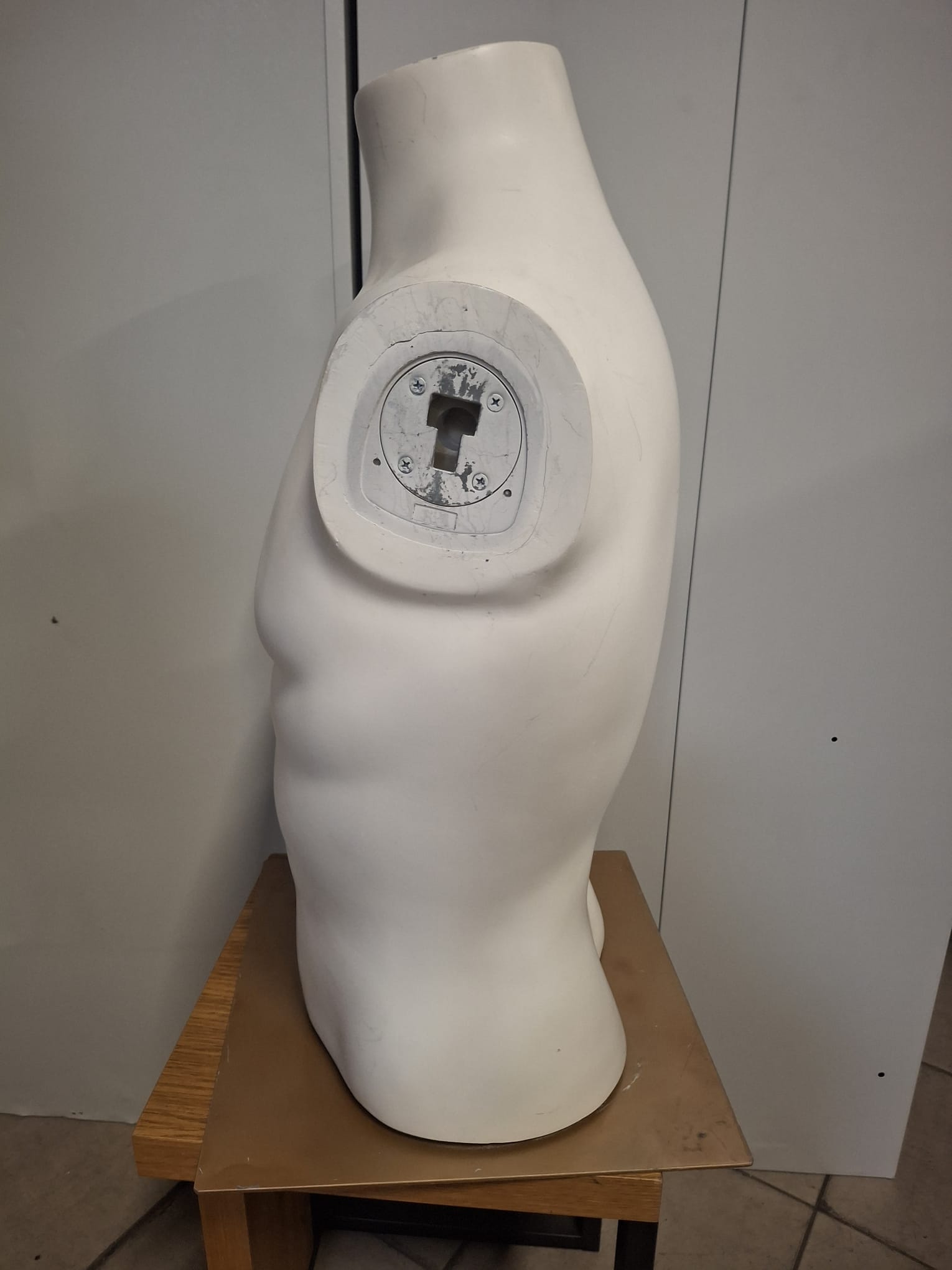 Mannequin buste homme fibre de verre blanc mat - H 65 cm