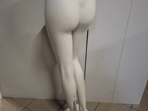 Jambe de mannequin femme – Fibre de verre blanc – H 117 cm