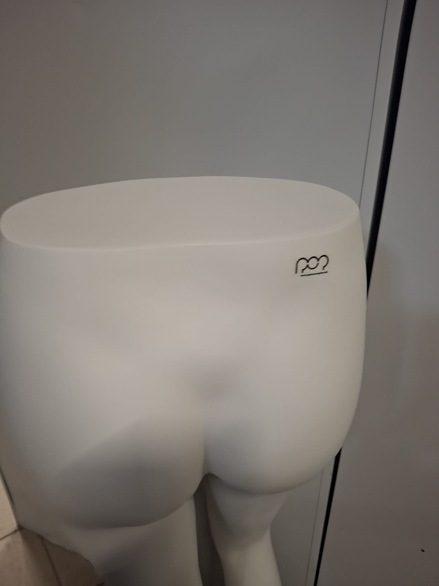 Jambe de mannequin femme – Fibre de verre blanc – H 117 cm